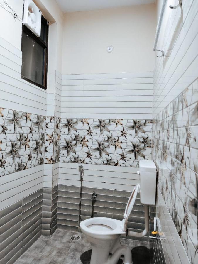 Priyaparadiseinn バラナシ エクステリア 写真